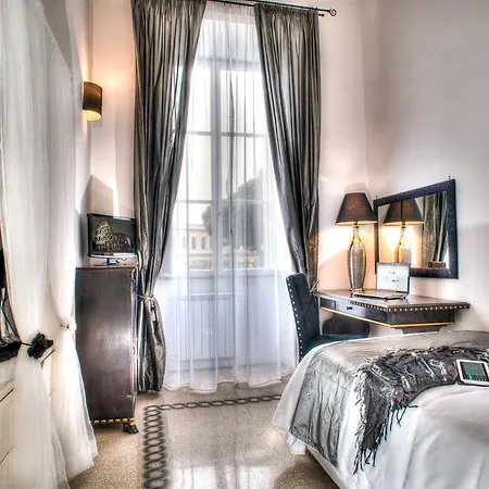 Romance Al Colosseo Appartement *