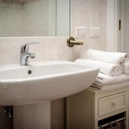 Romance Al Colosseo Appartement *