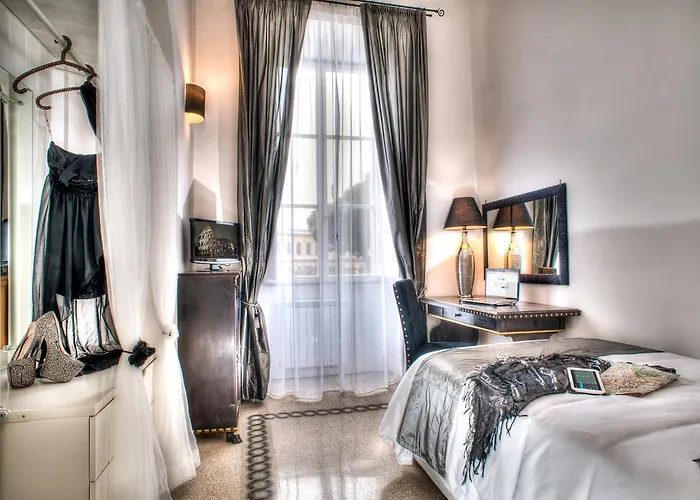 Romance Al Colosseo Apartment *